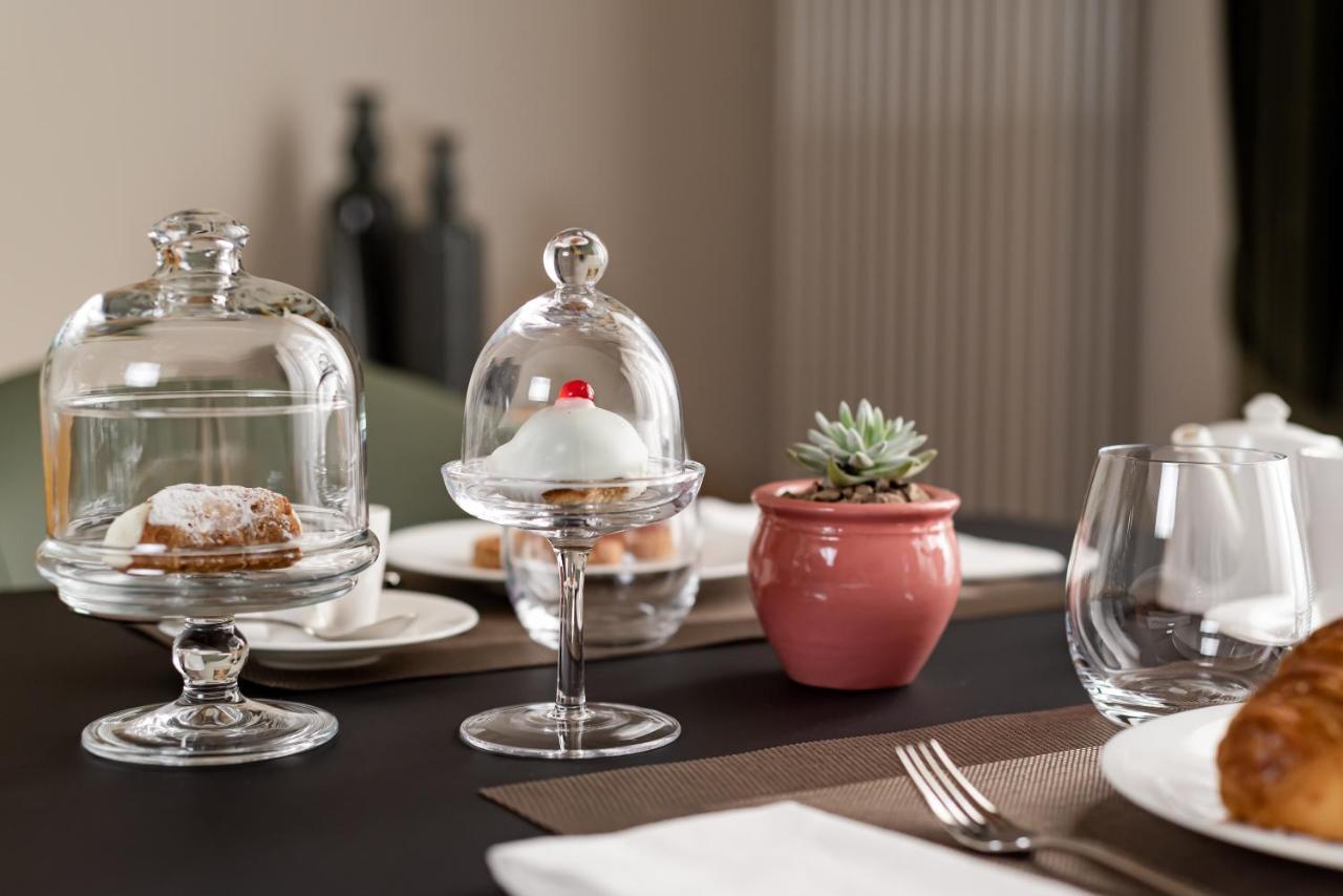 Ciuri Di Strata Bed & Breakfast คาตาเนีย ภายนอก รูปภาพ